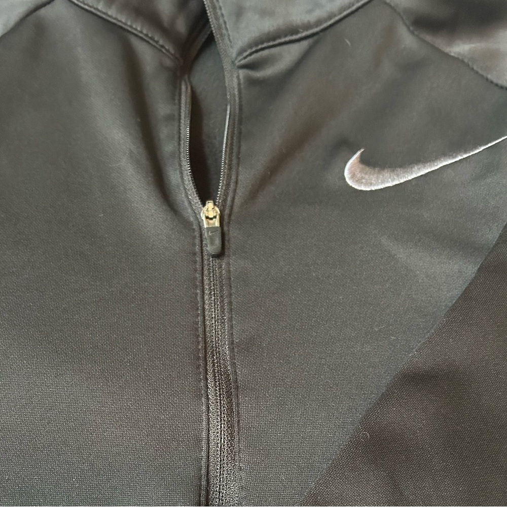 NIKE Dri-Fit Quarter Zip Pull-Over - Picture 5 of 13